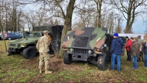 Ułani, armata i grochówka na pikniku wojskowym w Poznaniu