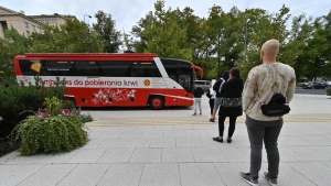 Pilnie potrzebna jest krew. Bus stanął przed Urzędem Wojewódzkim w Poznaniu