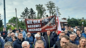 "Nie dla masowej imigracji". Burzliwe spotkanie wiceprezydentów Konina z mieszkańcami Wilkowa
