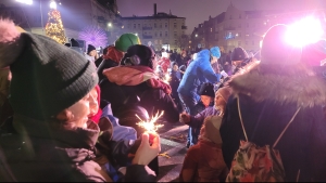 Były zimne ognie i odliczanie. Poznaniacy świętowali Nowy Rok przed innymi