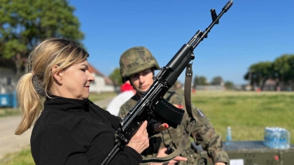 Żołnierze uczą strzelać i opatrywać rany. Trwa 5. edycja szkoleń 