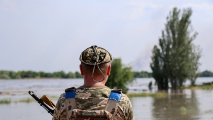 Wojsko: po wysadzeniu zapory w Dnieprze pływa wiele min