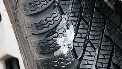 Zimówki latem? Ekspert: To niebezpieczne i nieopłacalne