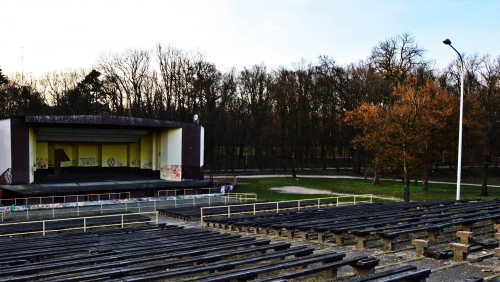 Zburzą Małą Scenę w Jarocinie?