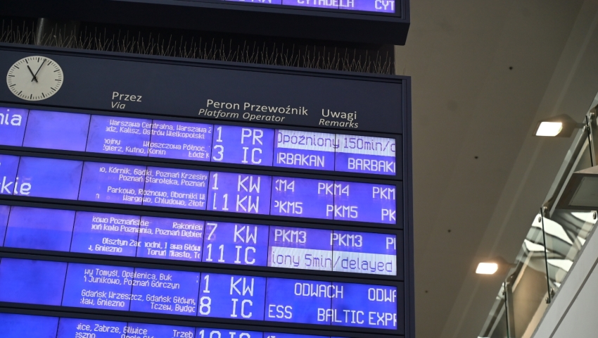 Tłok, ścisk i coraz mniej biletów. Spore zainteresowanie przejazdami kolejowymi przed majówką