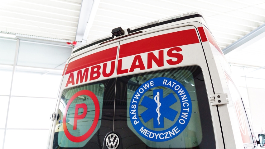 Auto wjechało pod pociąg. Kolizja w Jarocinie