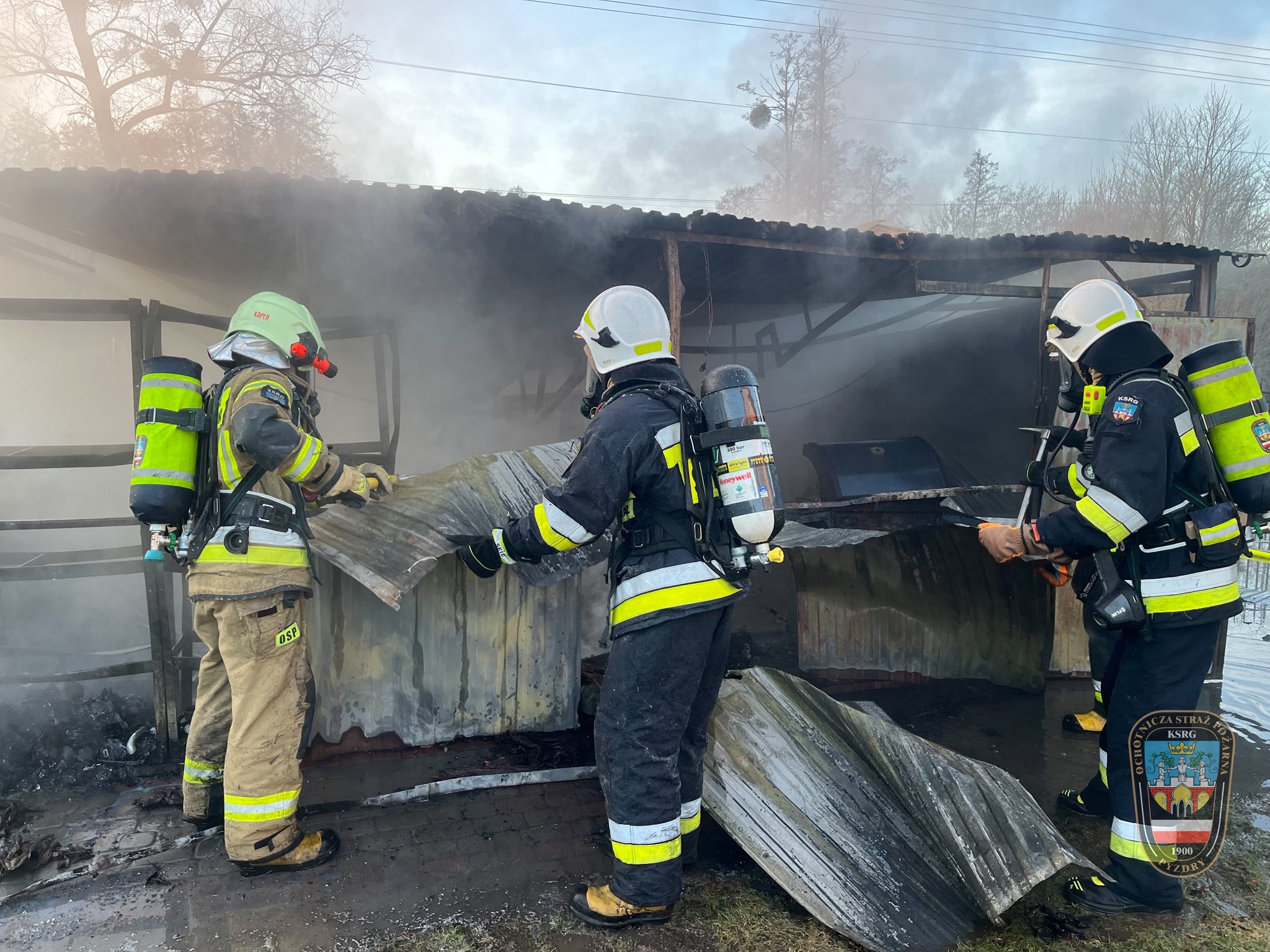 Obora stanęła w ogniu. Duży pożar koło Wrześni