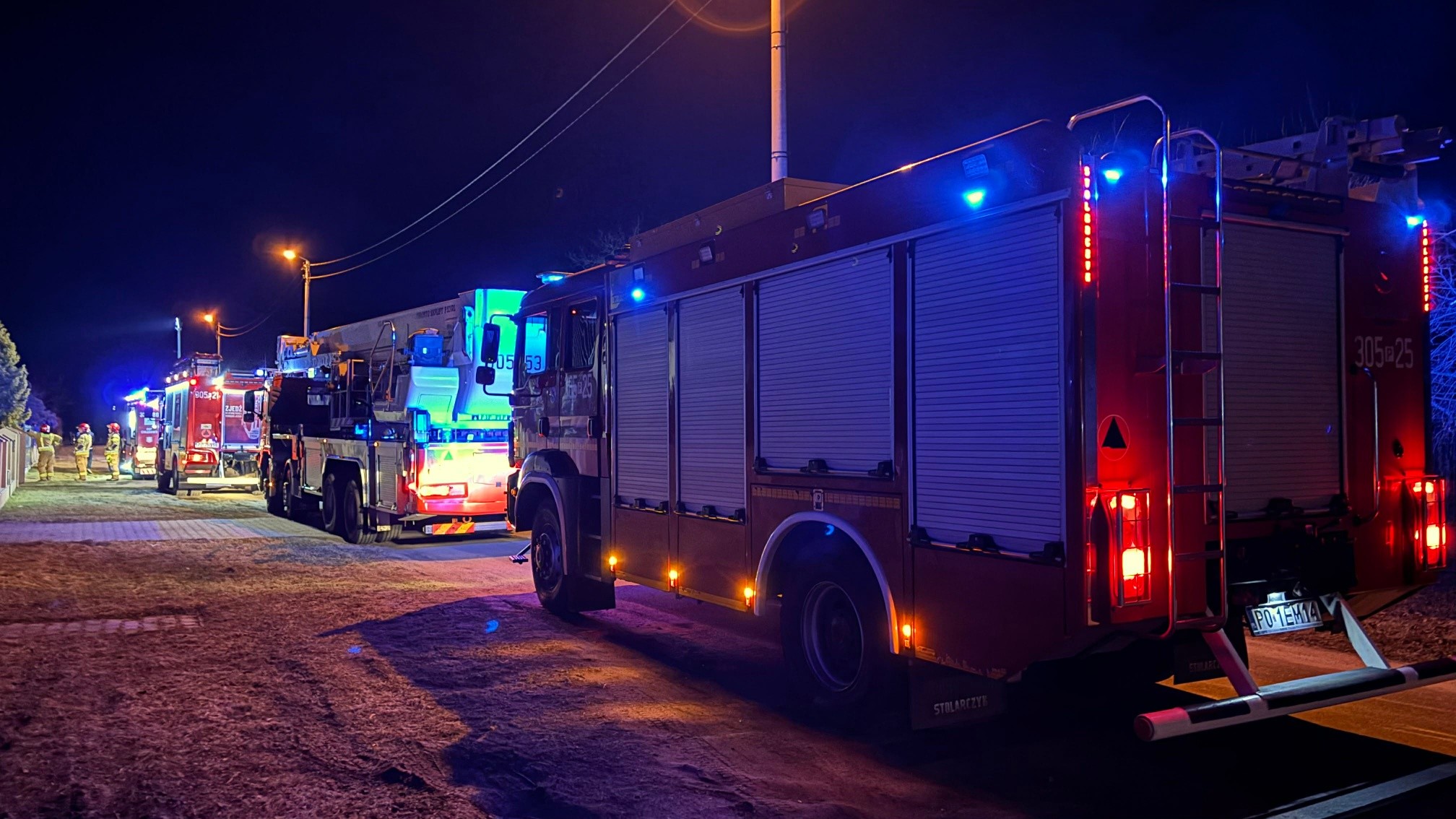 Nocny pożar domu pod Poznaniem. 9 zastępów w akcji