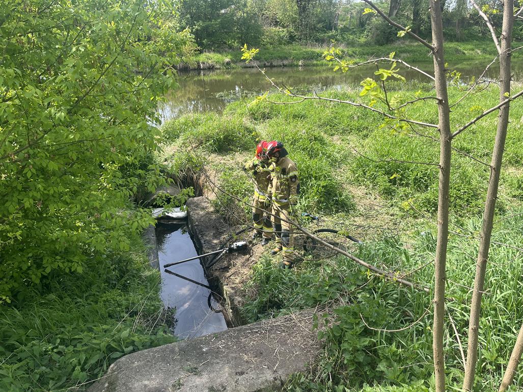 Kolejna akcja strażaków na Kanale Bernardyńskim w Kaliszu