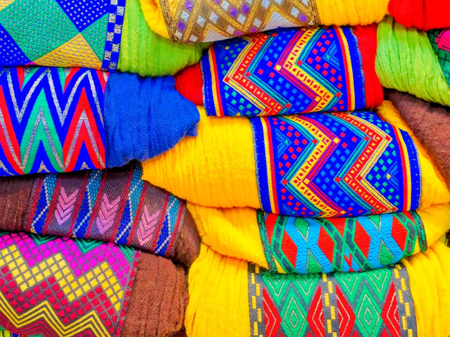 Rozdają koce i kołdry. Gminy apelują do mieszkańców